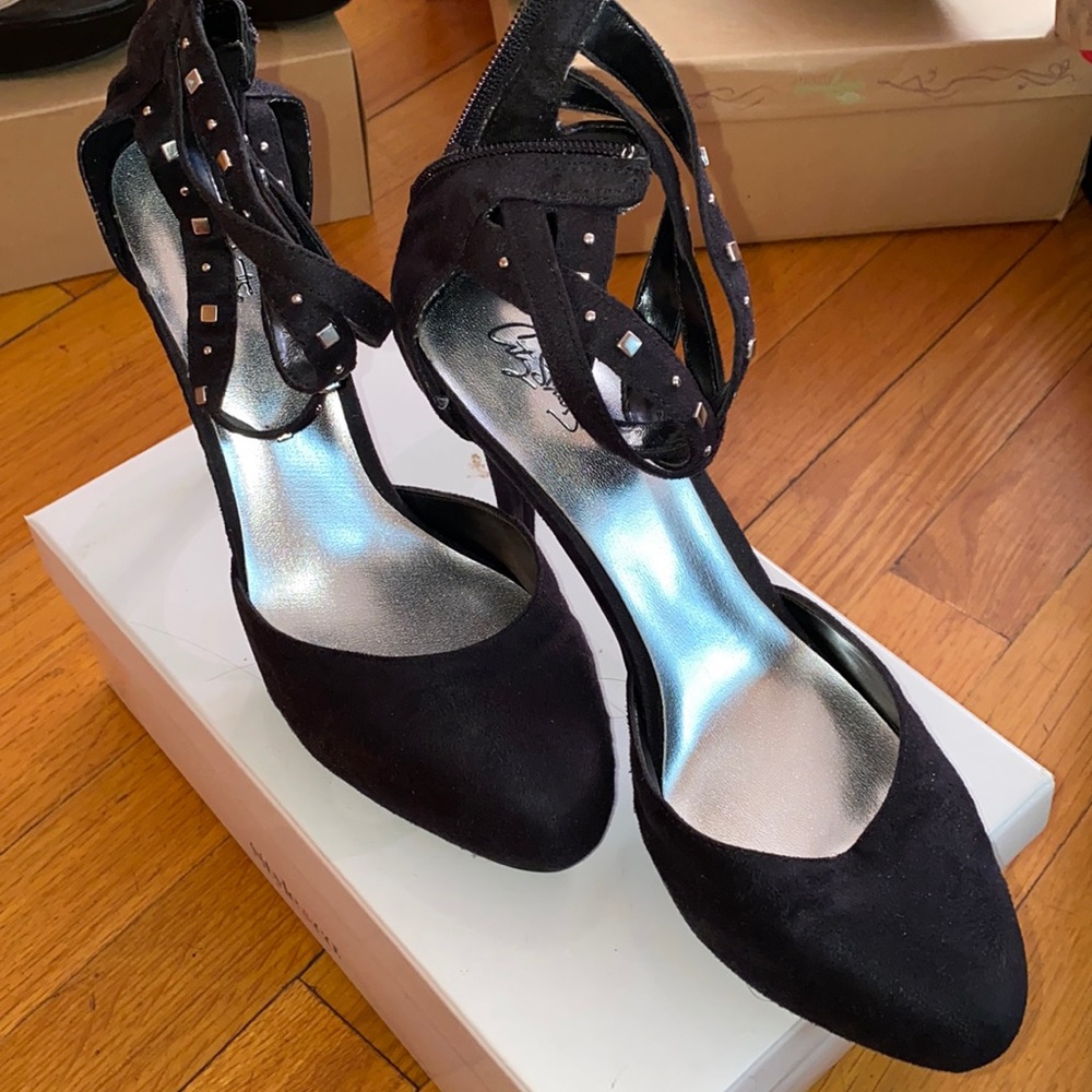 Black strap suede heels